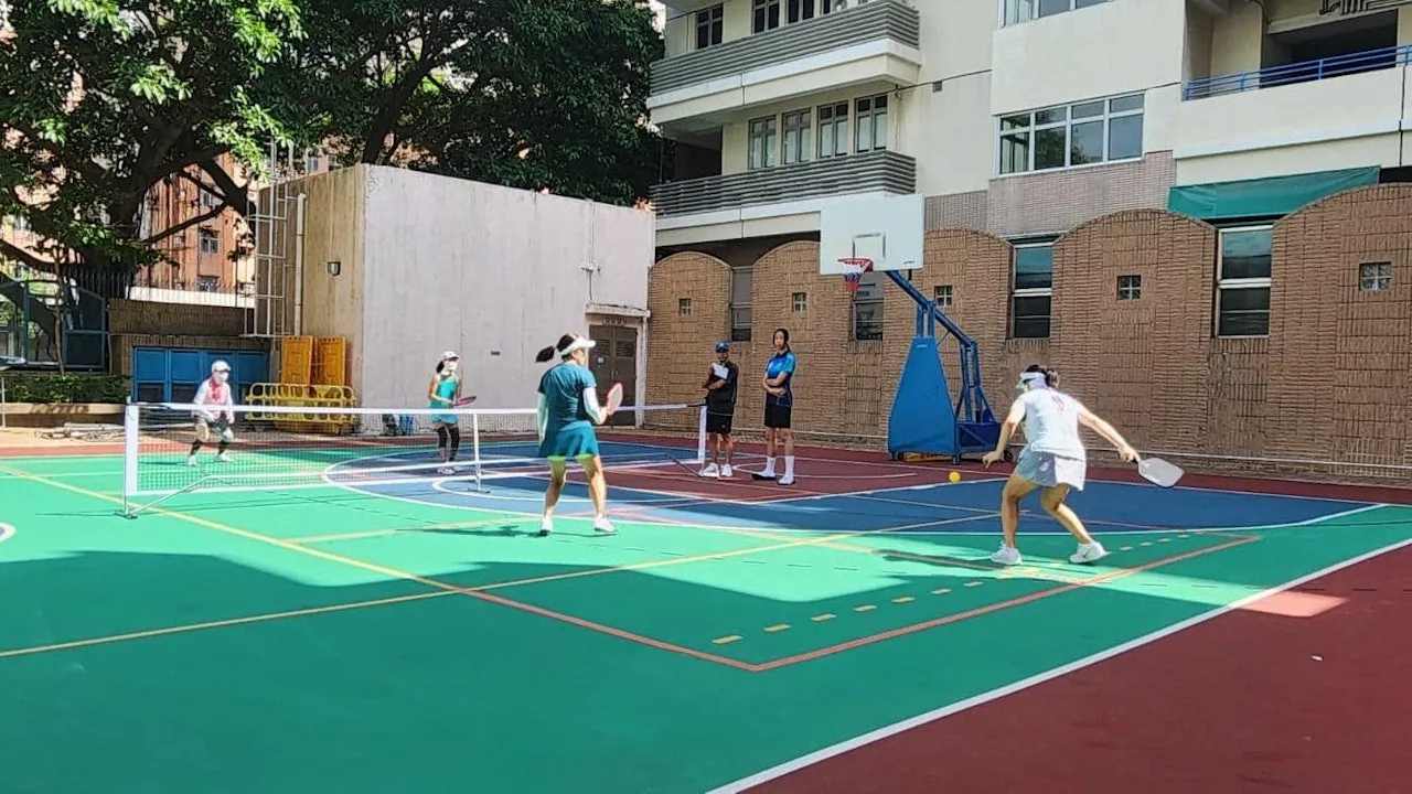 Kwai Shing Wai Playground outdoor pickleball court